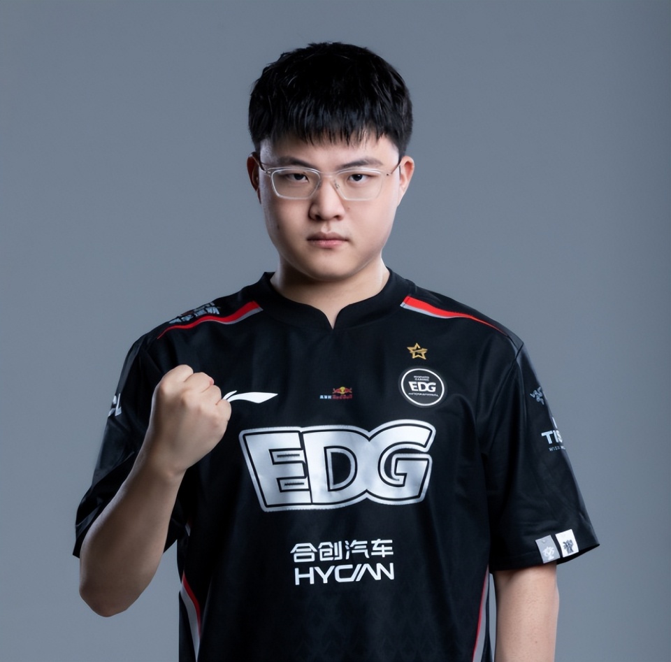 开云体育中国-T1横扫IG，Uzi单局斩获MVP鏖战多局2025世界赛，强势挺进下一轮的简单介绍