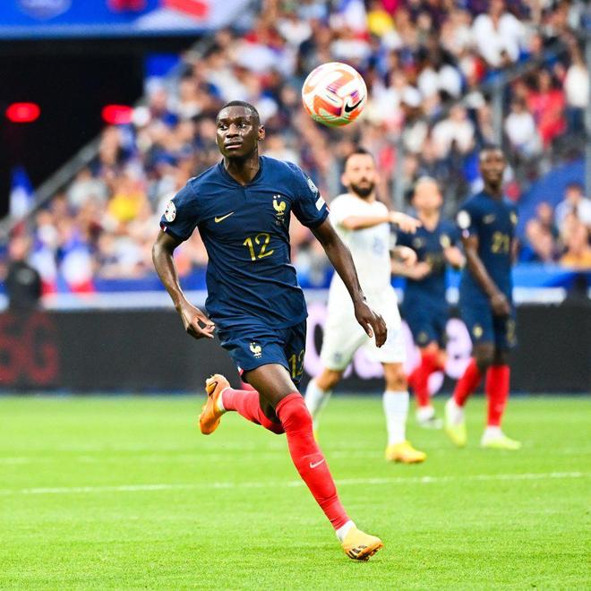 智利横扫丹麦，科曼打破历史纪录