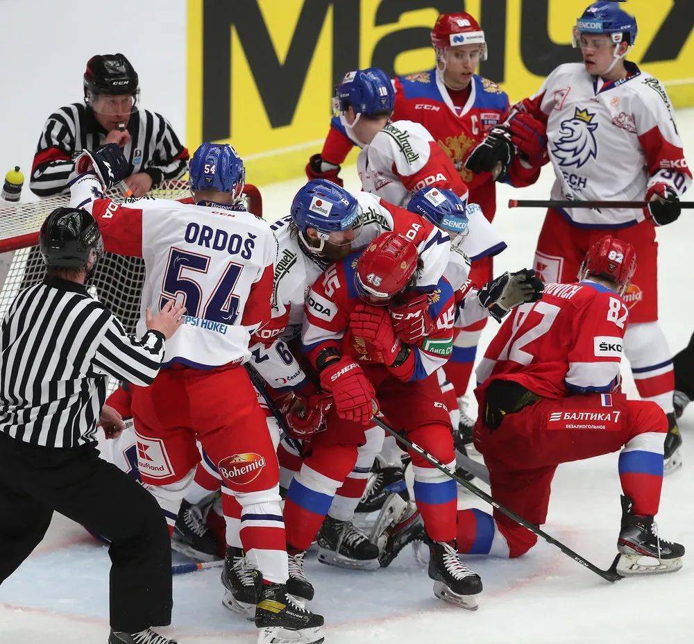 开云体育登录-捷克队豪取连胜，小组赛积分榜领先