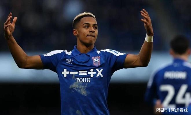 包含诺维奇主场对阵沃特福德，争取保级关键胜利的词条