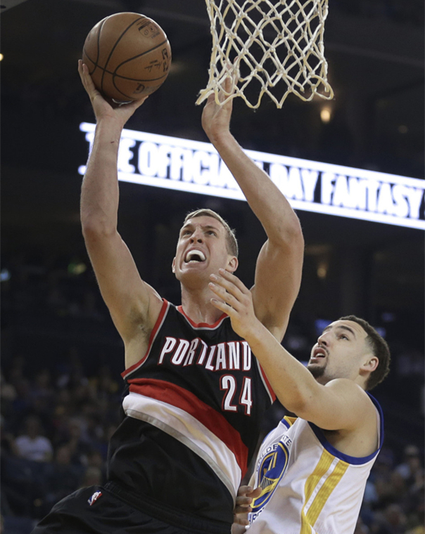 开云体育入口-斯帕斯队力克开拓者，晋级季后赛次轮