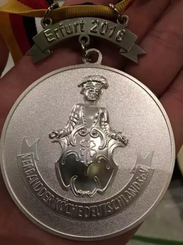 阿拉伯联合酋长国选手在拳击比赛中斩获银牌的简单介绍