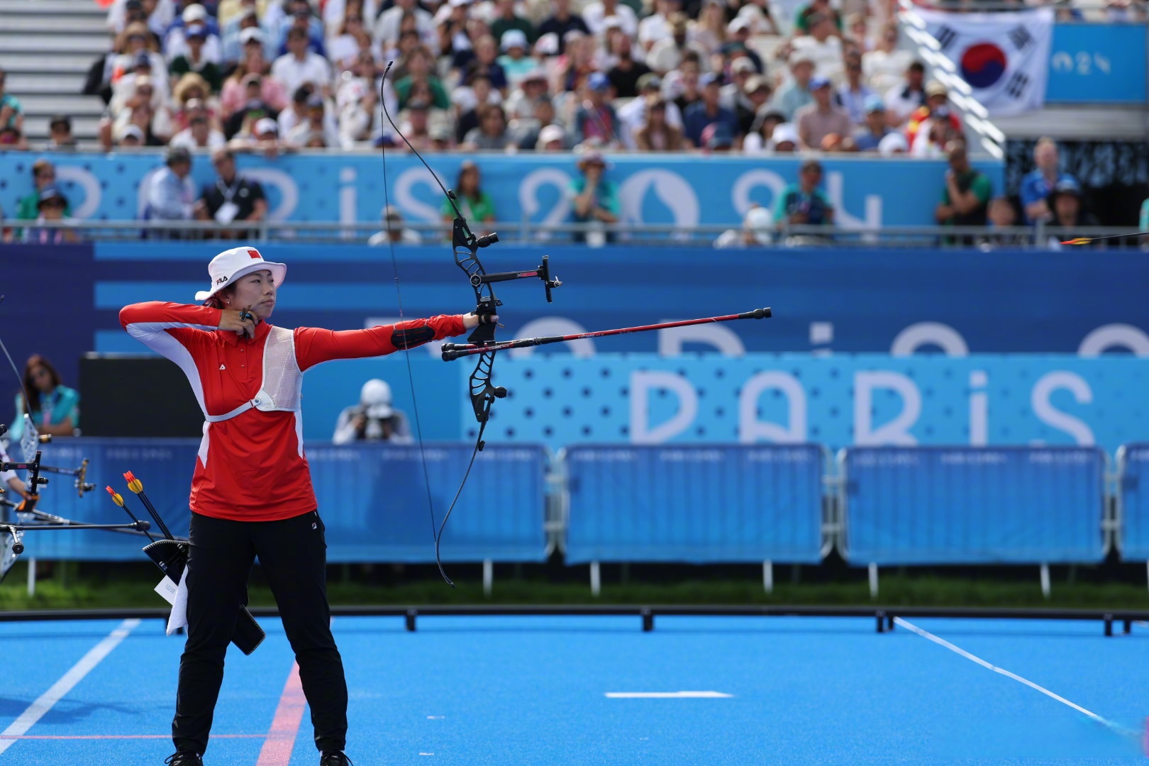 开云足球直播-法国射箭选手以微弱优势，收获射箭银牌！