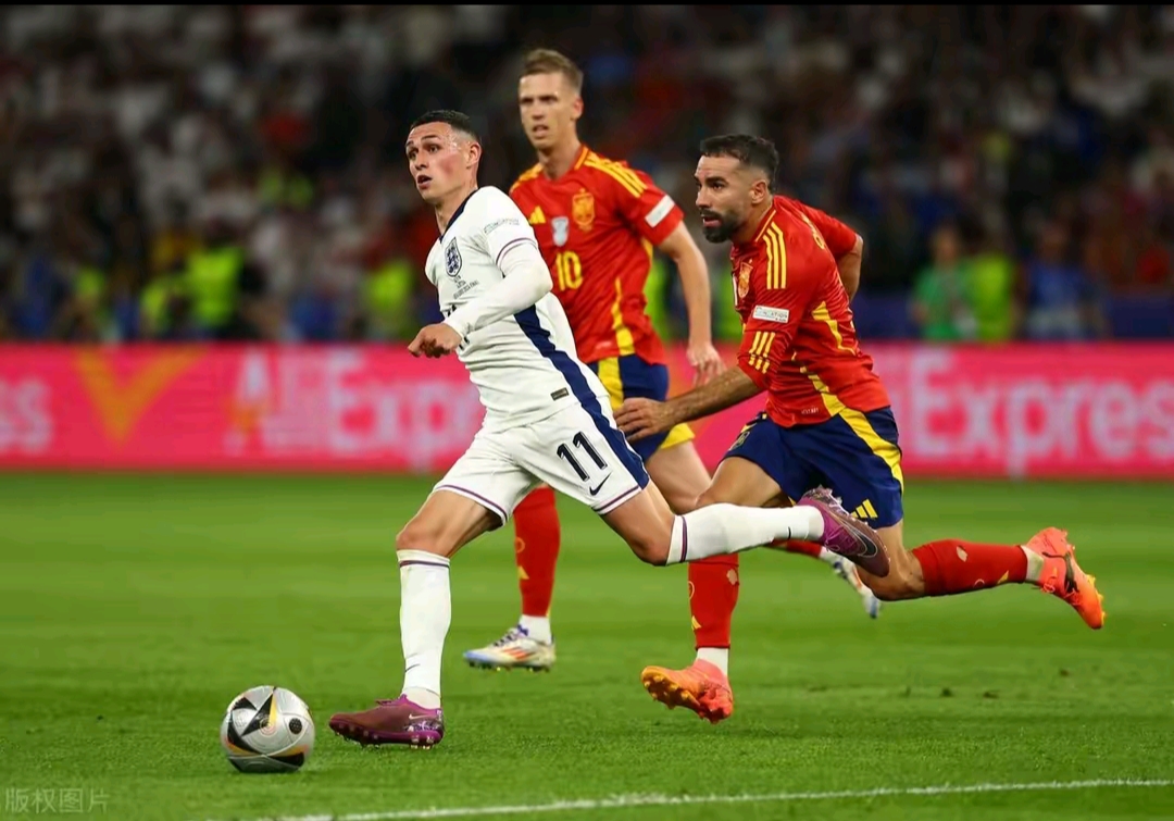 大L主场龙头坐镇,争夺欧洲赛资格渐行渐近的简单介绍 大L主场龙头坐镇,争夺欧洲赛资格渐行渐近的简单介绍