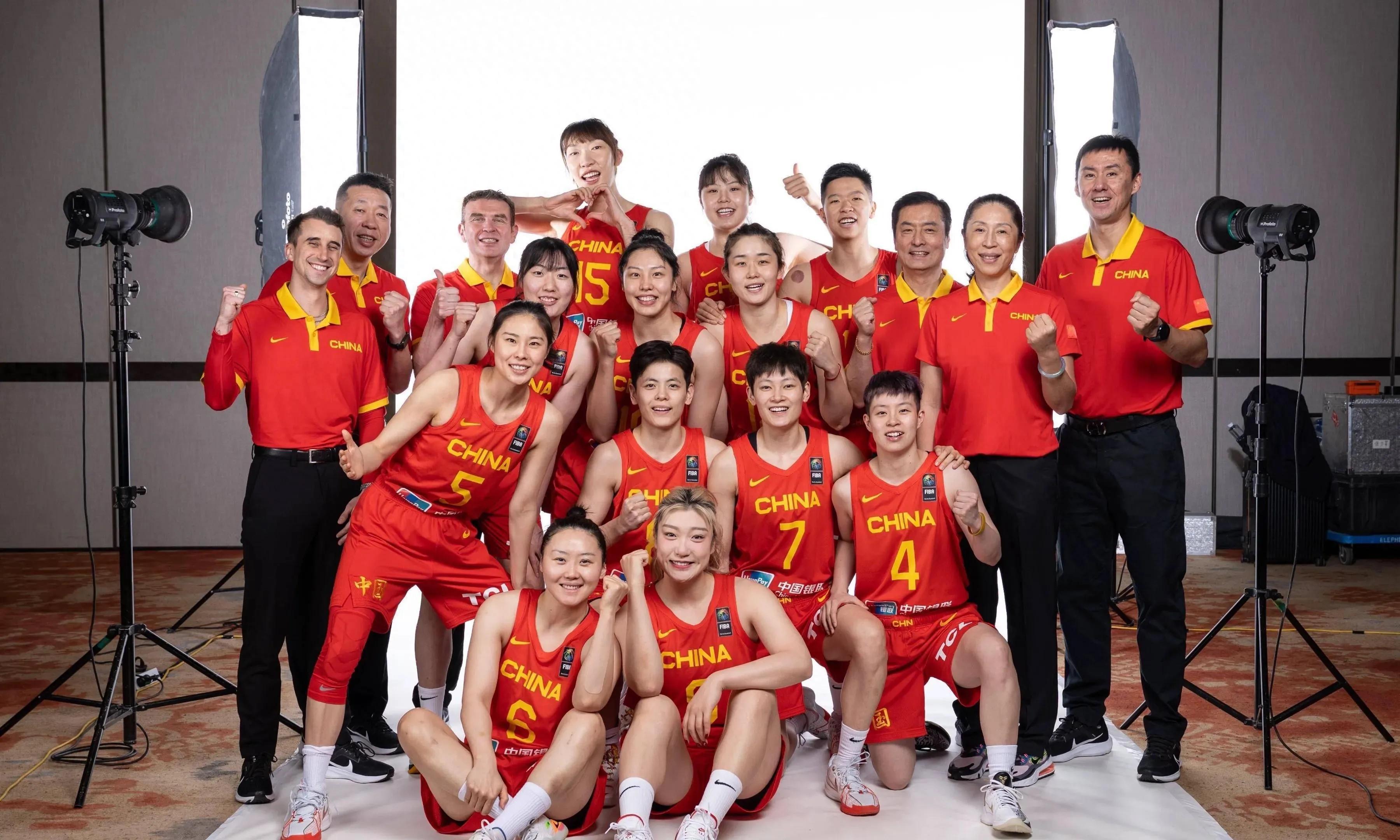 美国女篮实力超群,多次取得国际冠军 美国女篮实力超群,多次取得国际冠军