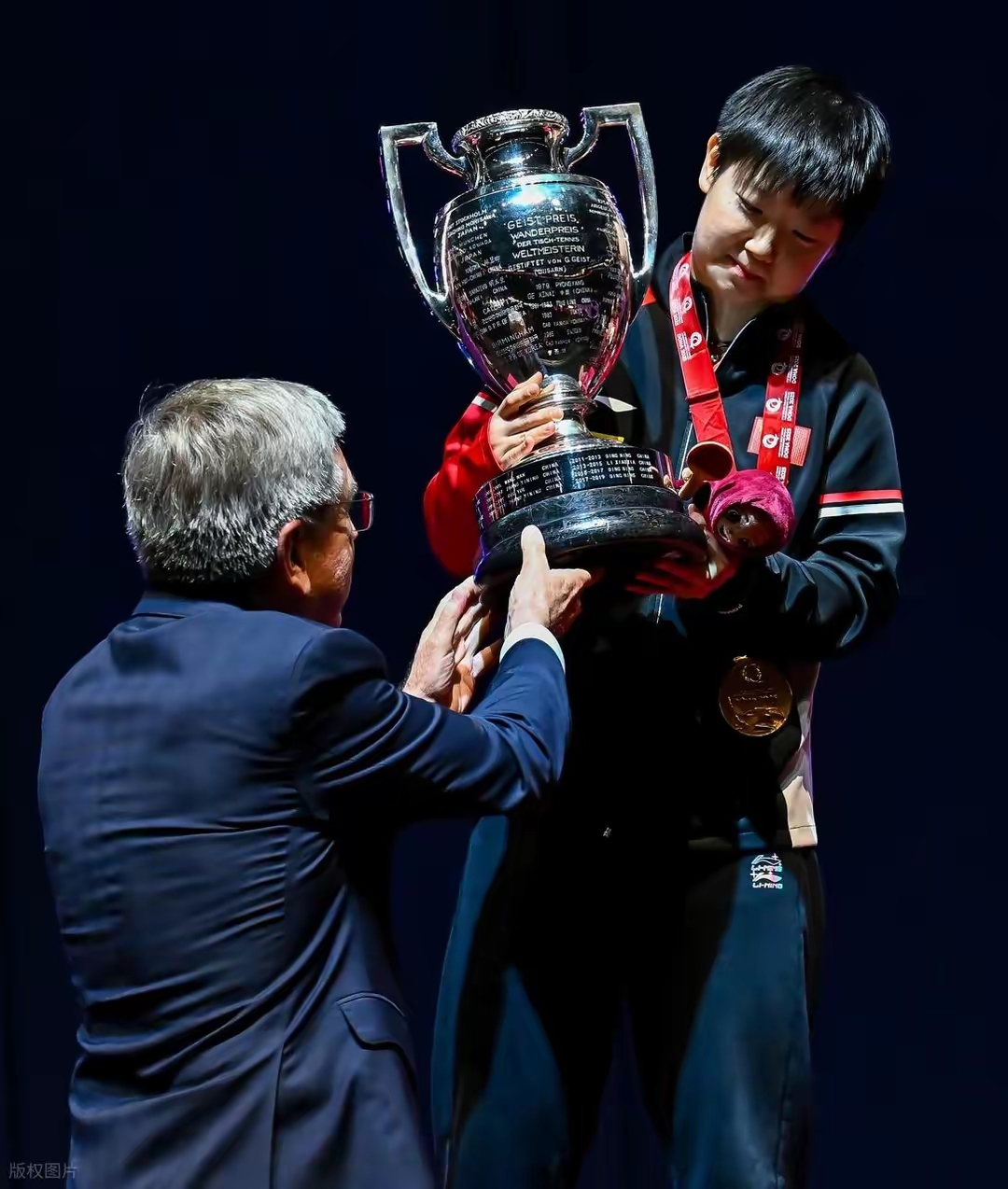 关于法国乒乓球队绝杀德国乒乓球队,马龙高光表现的信息 关于法国乒乓球队绝杀德国乒乓球队,马龙高光表现的信息