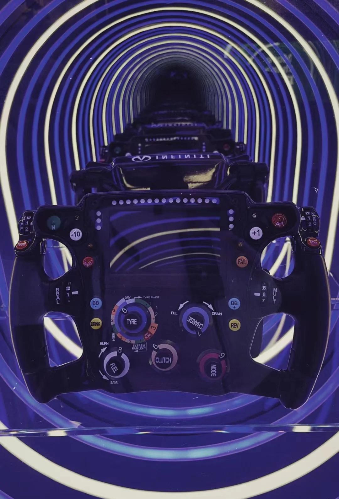 红牛二队横扫雷诺车队,拉塞尔点燃赛场的简单介绍 红牛二队横扫雷诺车队,拉塞尔点燃赛场的简单介绍