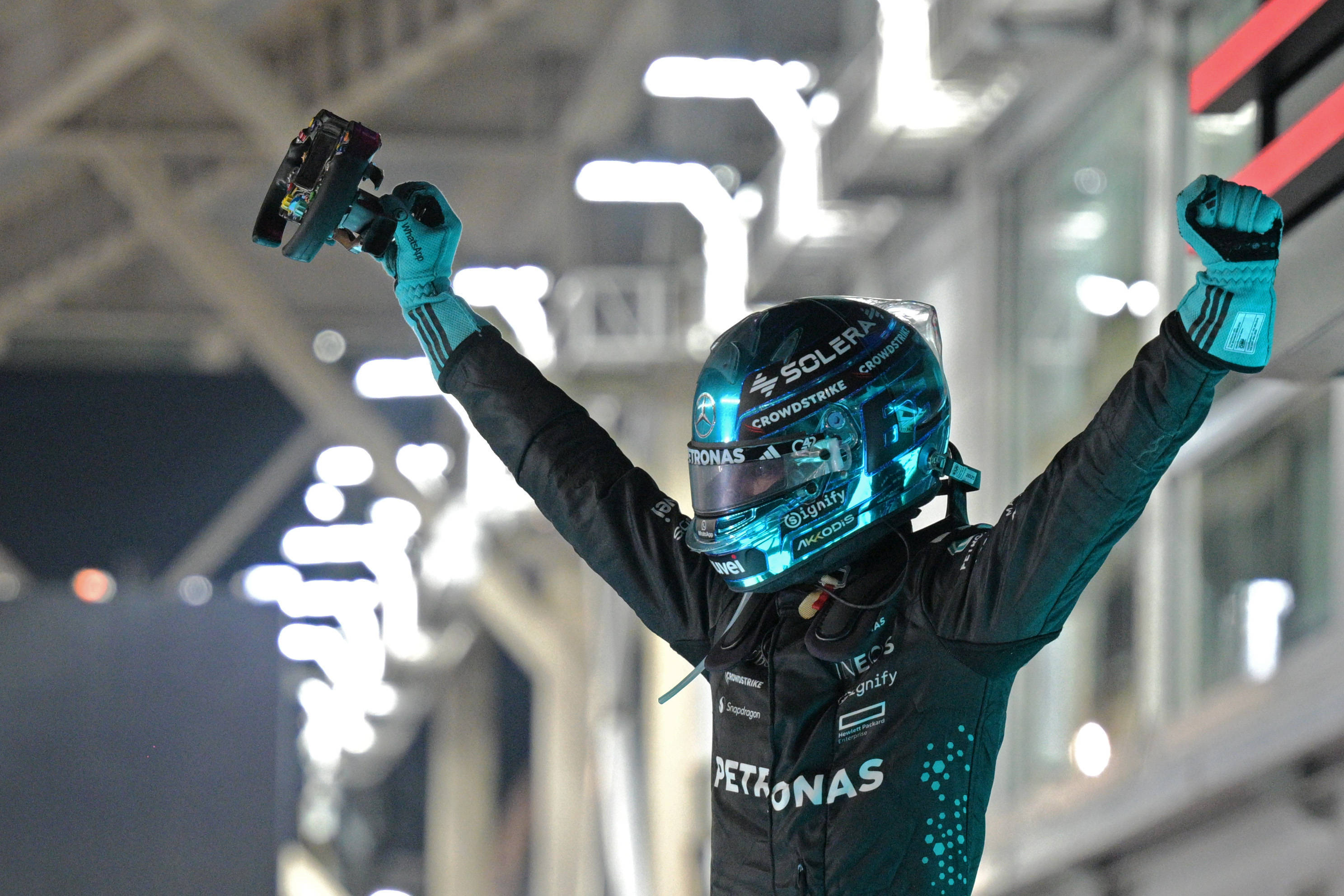 红牛二队横扫雷诺车队,拉塞尔点燃赛场的简单介绍 红牛二队横扫雷诺车队,拉塞尔点燃赛场的简单介绍