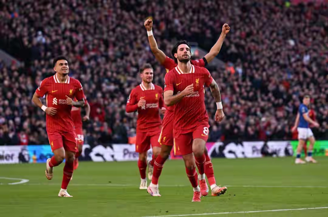 关于尤文横扫利物浦，莱万关键制胜的信息