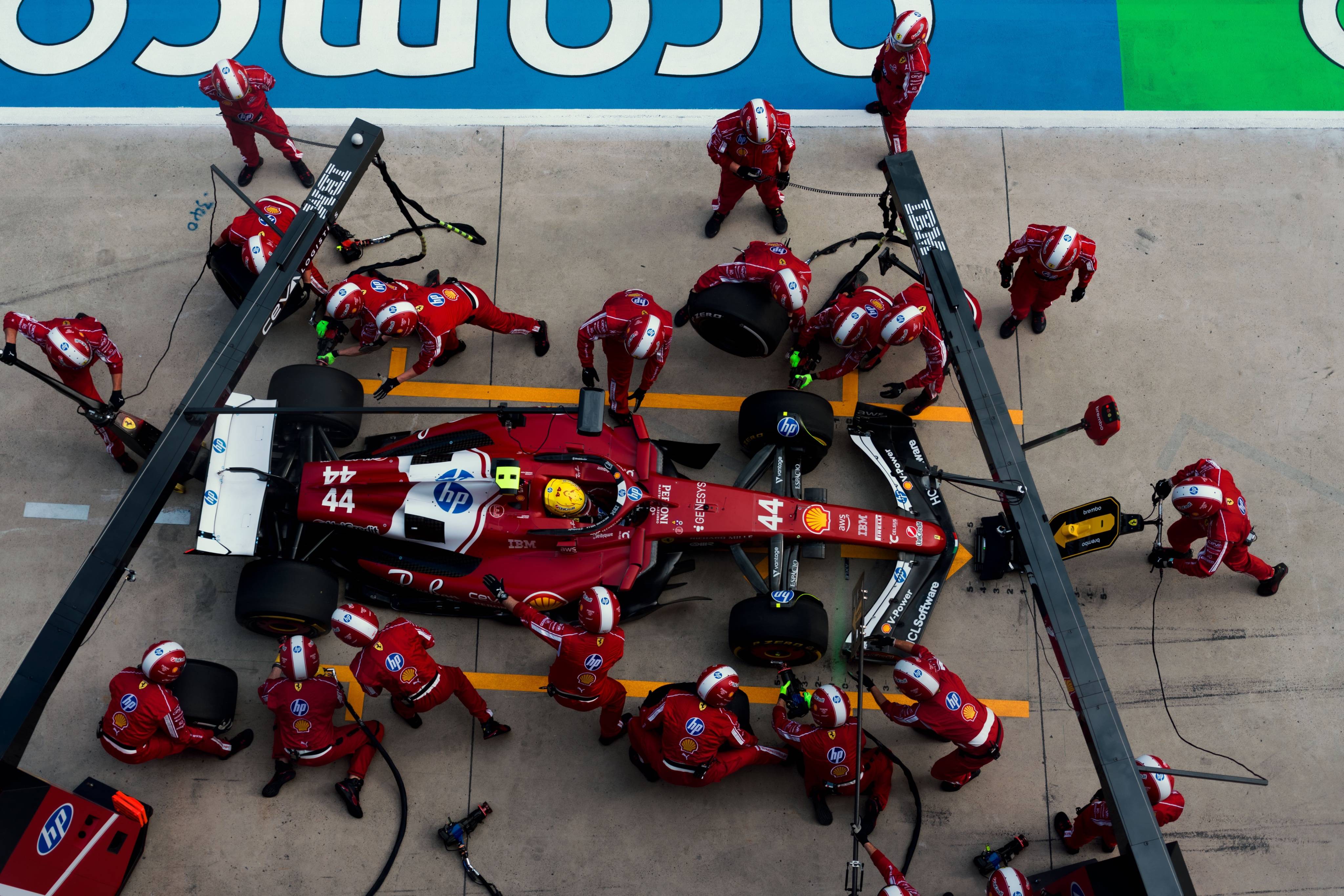 法拉利鏖战哈斯车队，勒克莱尔扛起全队的简单介绍