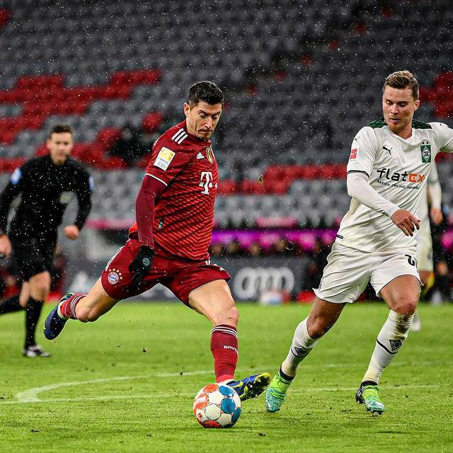 那不勒斯逆转拜仁,罗德里带队取胜 那不勒斯逆转拜仁,罗德里带队取胜