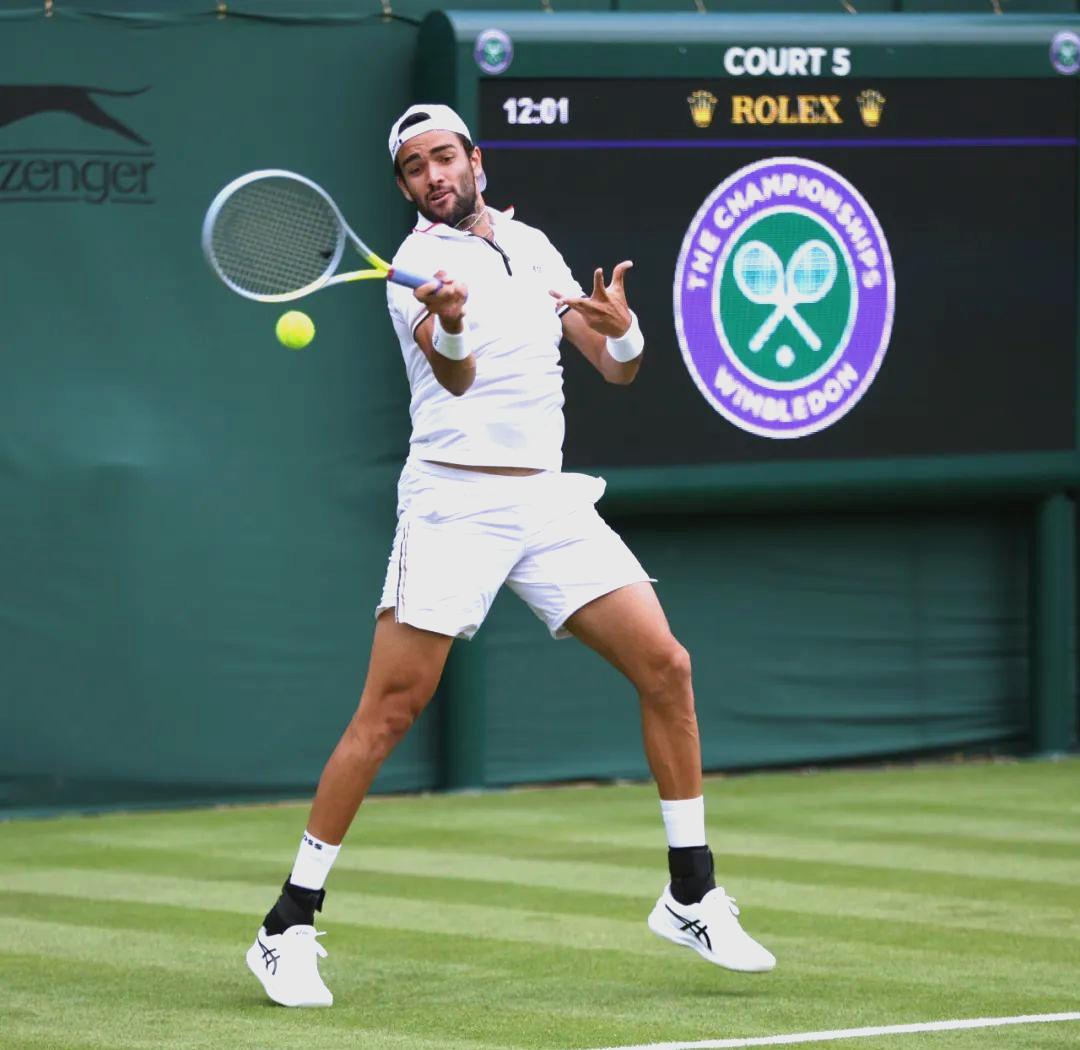 美网翻盘温网，西西帕斯扛起全队的简单介绍