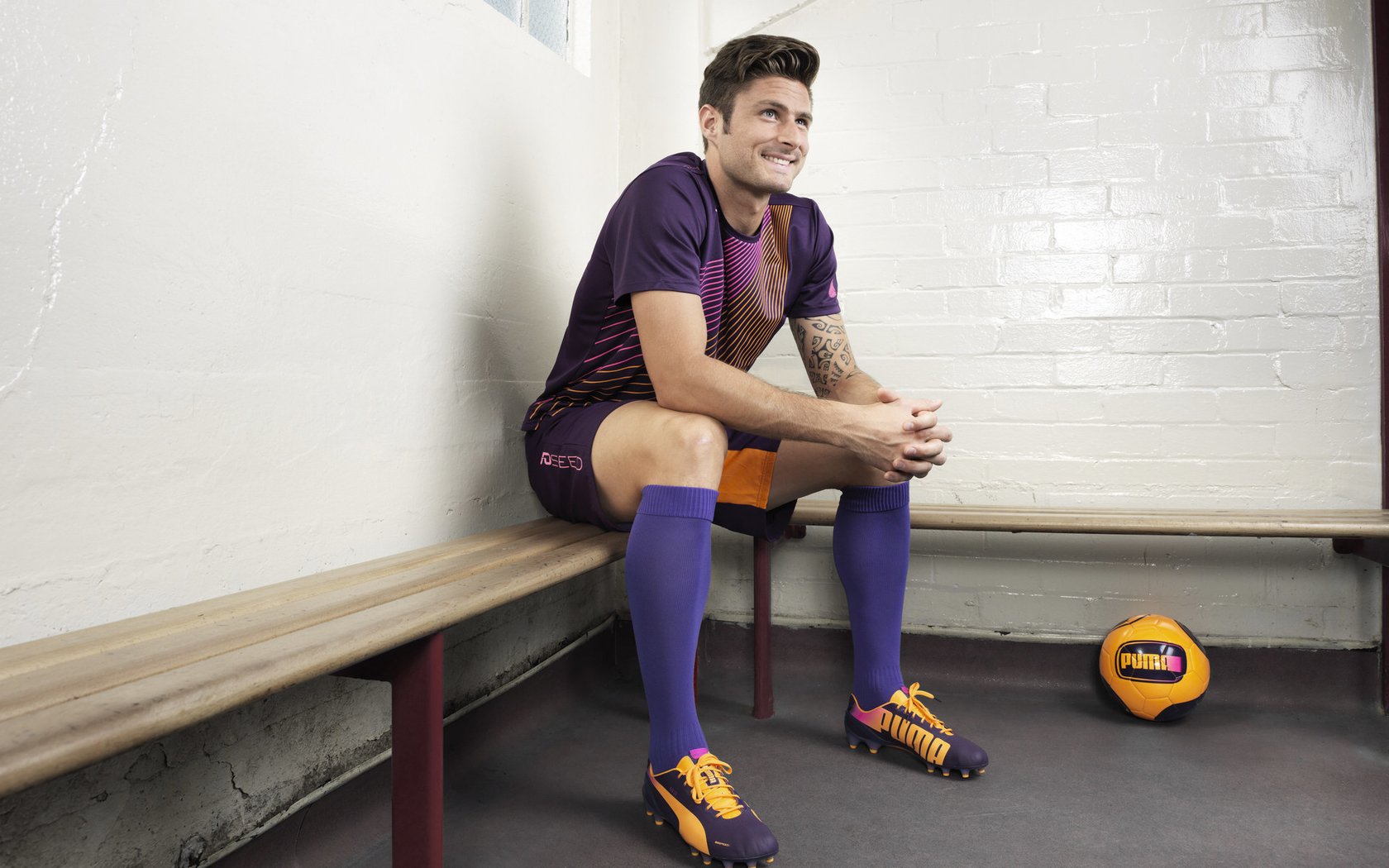 赛道奇迹，周冠宇统治全场，雷诺车队惊天逆转红牛二队